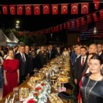 Tartışmalar sona erdi: İzmir’deki 9 Eylül resepsiyonunda alkollü içecek servis edildi